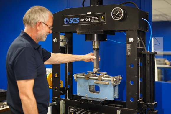 Metaltest UK achieves accreditation from UKAS and expands services