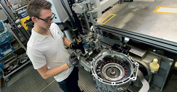 ZF to build BMW's new hybrid eight-speed automatic transmission in company's largest ever single order