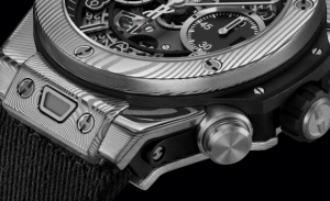 The darker layers in the case are 304L while the pale layers are 316L (Courtesy Hublot)