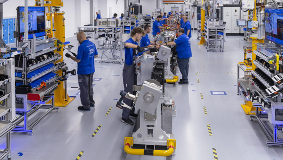 Volume production of the Fuel Cell Power Module has begun in the Feuerbach plant (Courtesy Bosch)